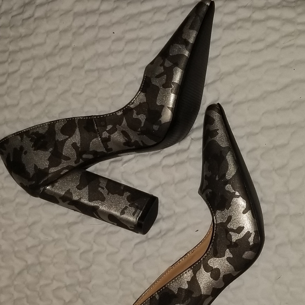 Cupid High Heels - Picture 2 of 3